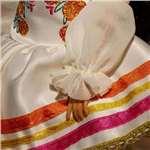 Barbie Signature Dia De Muertos 2025 – panenka v krémových šatech s volánky3