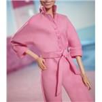 Barbie v růžovém filmovém overalu7