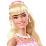 Mattel Barbie v ikonickém filmovém oblečku HPJ968