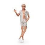 Lalka Barbie The Movie Ken ubrana w pastelowy zestaw plażowy w paski2