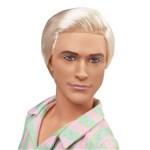Lalka Barbie The Movie Ken ubrana w pastelowy zestaw plażowy w paski3