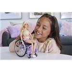 Barbie Modelka 193 na invalidním vozíku v kostkovaném overalu4