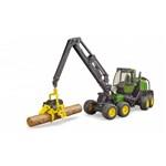 Farmer - kombajn John Deere 127OG z 1 kłodą drewna7
