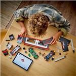 Kamion F1® s vozy F1® RB20 a AMR244