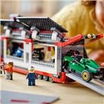 Kamion F1® s vozy F1® RB20 a AMR248