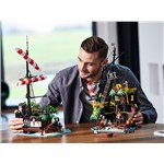 Lego Ideas 21322 Zátoka pirátů z lodě Barakuda14