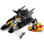 Lego Batman 76158 Pronásledování Tučňáka v Batmanově lodi2