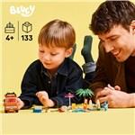  LEGO Bluey 11202 Bluey a rodinný výlet autem na pláž10