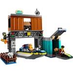LEGO® City 60417 Policejní rychlý motorový člun a úkryt zločinců1