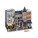 LEGO Creator 10255 Expert Shromáždění na náměstí1