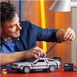 LEGO Creator Expert 10300 Stroj času z Návratu do budoucnosti6