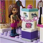 LEGO Friends 41427 Emma a její obchod s oblečením3