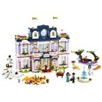 LEGO Friends 41684 Hotel v městečku Heartlake1