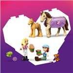 Lego Friends 42695 Přívěs s koněm a hříbětem6