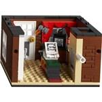 LEGO Ideas 21330 Sám doma13