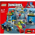 LEGO Juniors 10672 Batman Obrana Betcave1