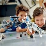 LEGO Star Wars 75348 Mandalorianská stíhačka třídy Fang proti TIE Interceptoru16