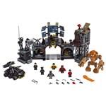 Lego Super Heroes 76122 Clayface™ útočí na Batmanovu jeskyni2