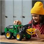 Lego Technic - 42157 Lesní traktor John Deere 948L-II2