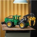 Lego Technic - 42157 Lesní traktor John Deere 948L-II4