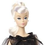 Mattel Barbie panenka s ikonickým culíkem, HRM882