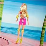 Mattel Barbie The Movie Barbie w stroju filmowym na wrotkach5