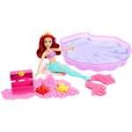 Mattel. HWB39 Disney Princess. Arielka si hraje s vodou1