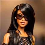 Sběratelská panenka Barbie Signature Aaliyah v černém oblečku z umělé kůže, HRM802