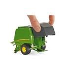 SIKU Farmer - Traktor John Deere + balíkovačka 1:322
